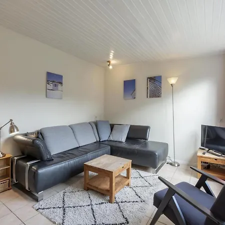Holiday home Lovely Bunglow With Patio By Belvilla