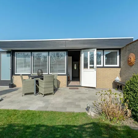 Casa de Férias In Sint Maartenszee Near The Sint Maartensvlotbrug